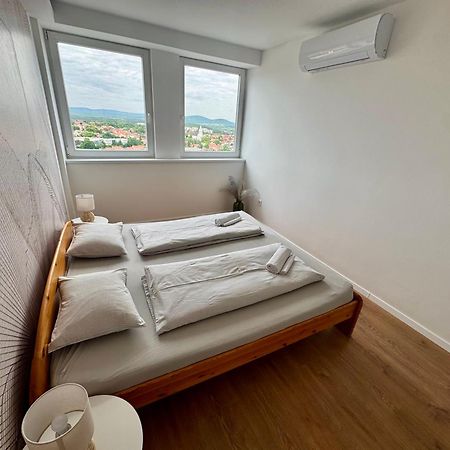 Panorama View Deluxe Apartment Veszprem Luaran gambar