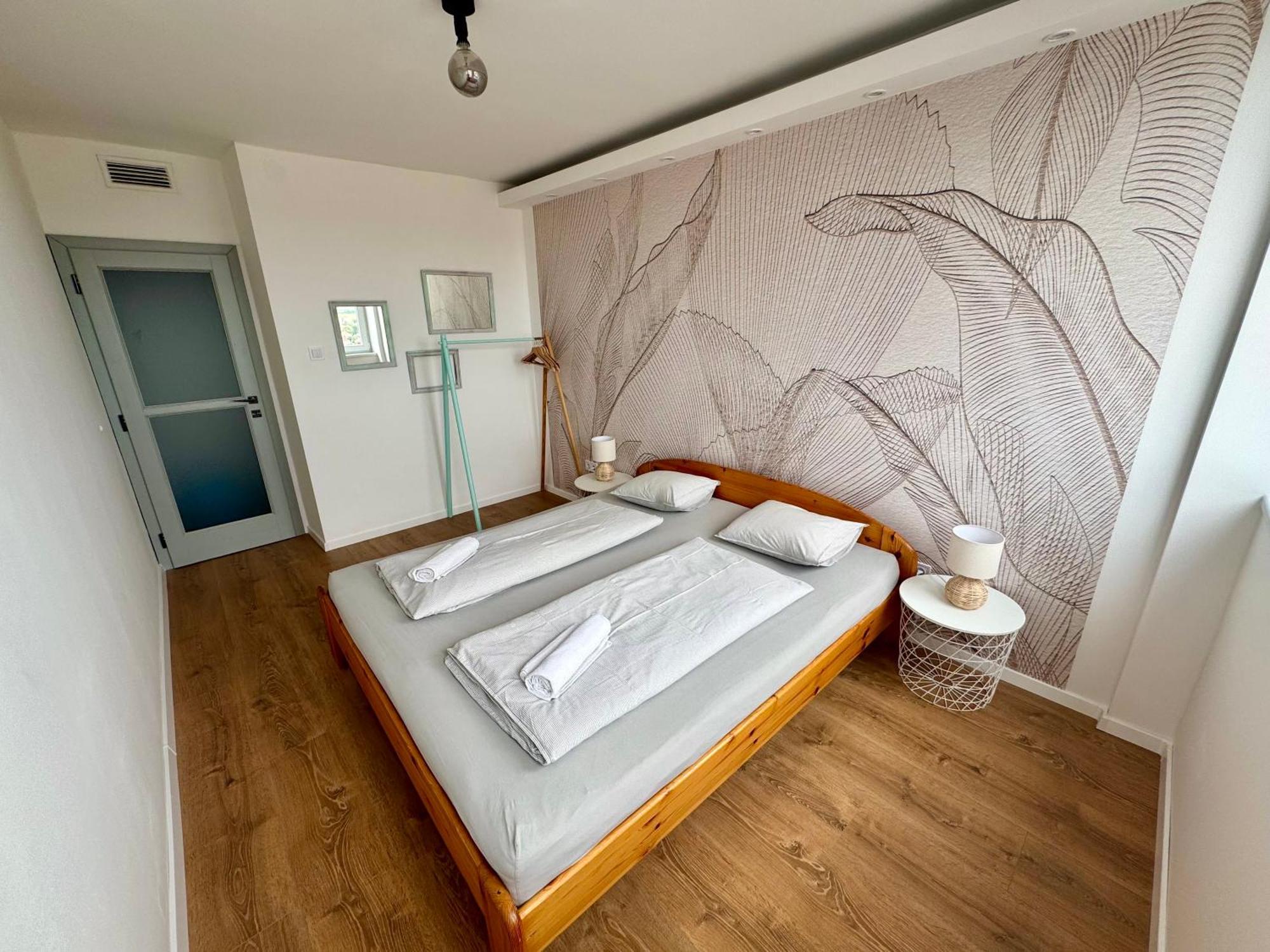 Panorama View Deluxe Apartment Veszprem Luaran gambar